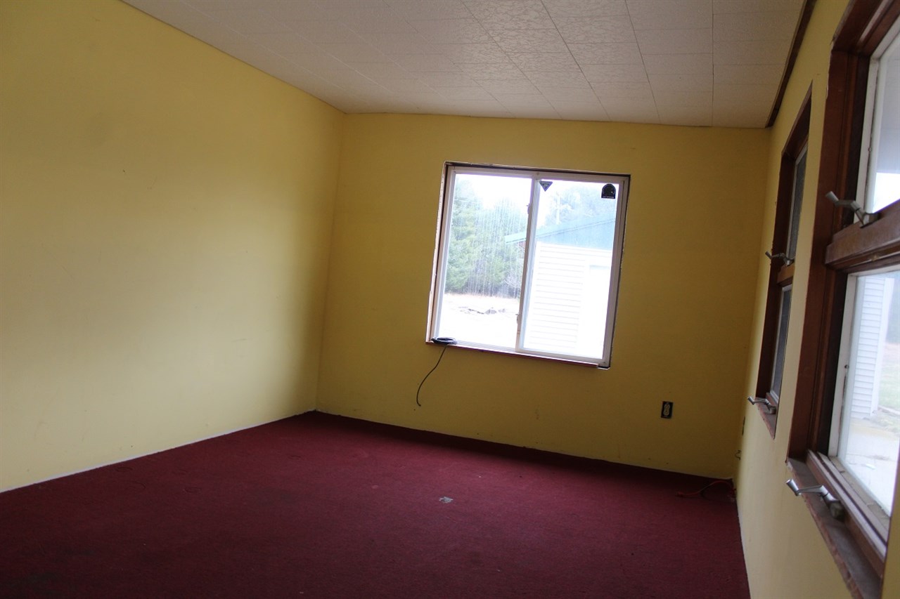 175 Skocelas Road North Manistee, MI 49660 - Photo 7 of 20 1859939-7.JPG