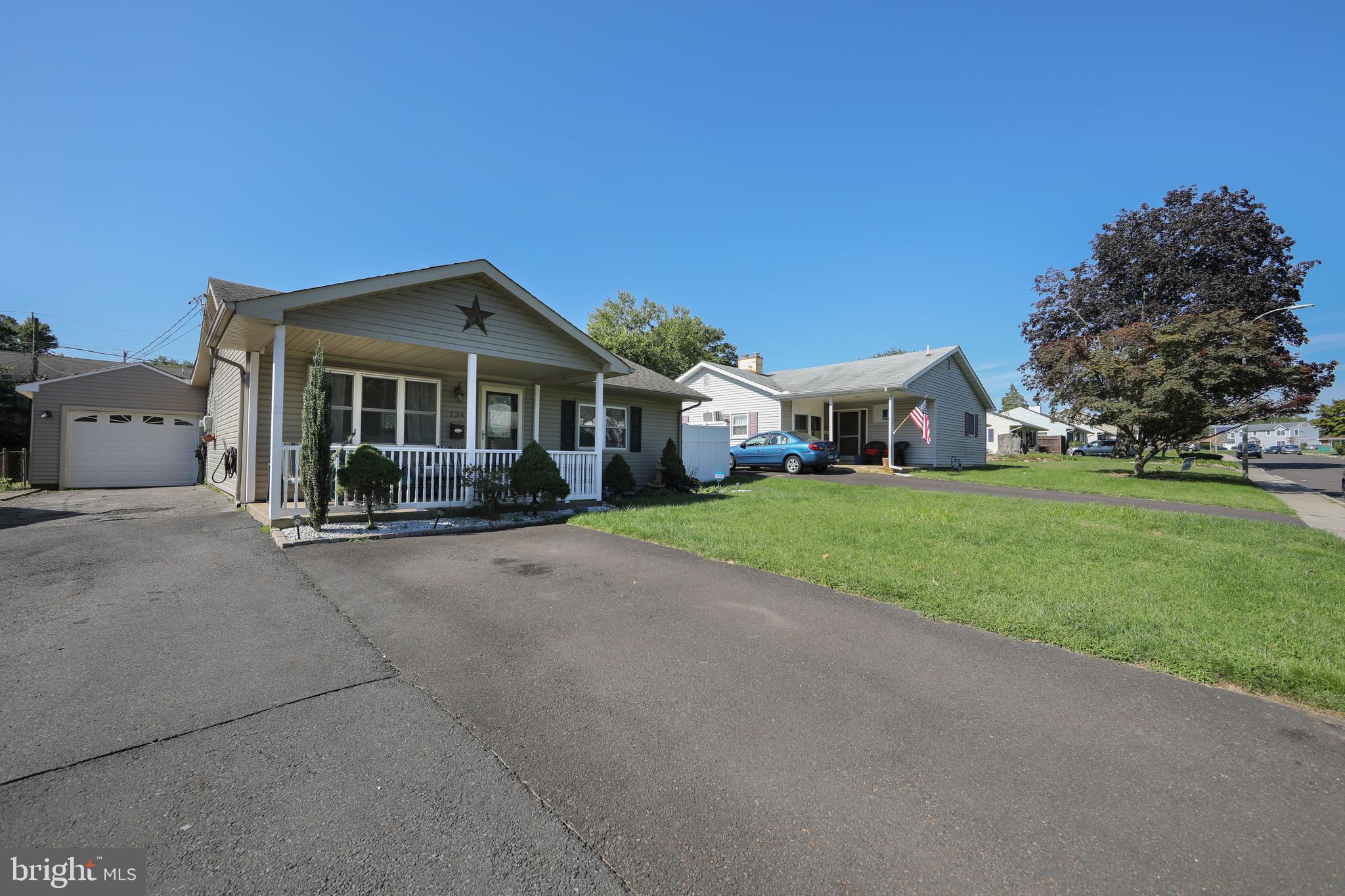 236 Doone Rd, Fairless Hills