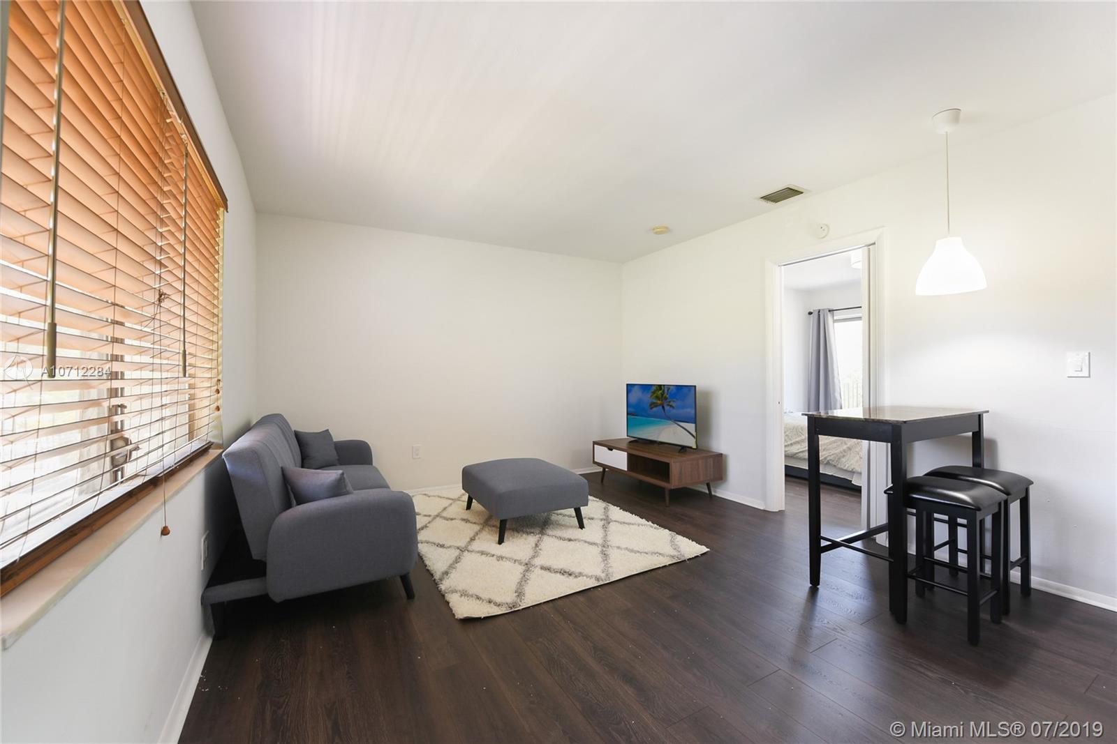 345 Michigan Avenue, Unit 17 Miami Beach, FL 33139 - Photo 3 of 11