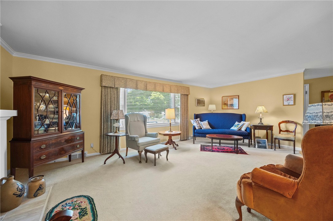 112 Washington Road Pittsford, NY 14534 - Photo 6 of 37 Living room