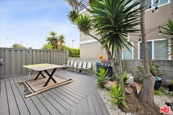 $2,699,000 | 3115 Strongs Drive, Venice, CA 90292