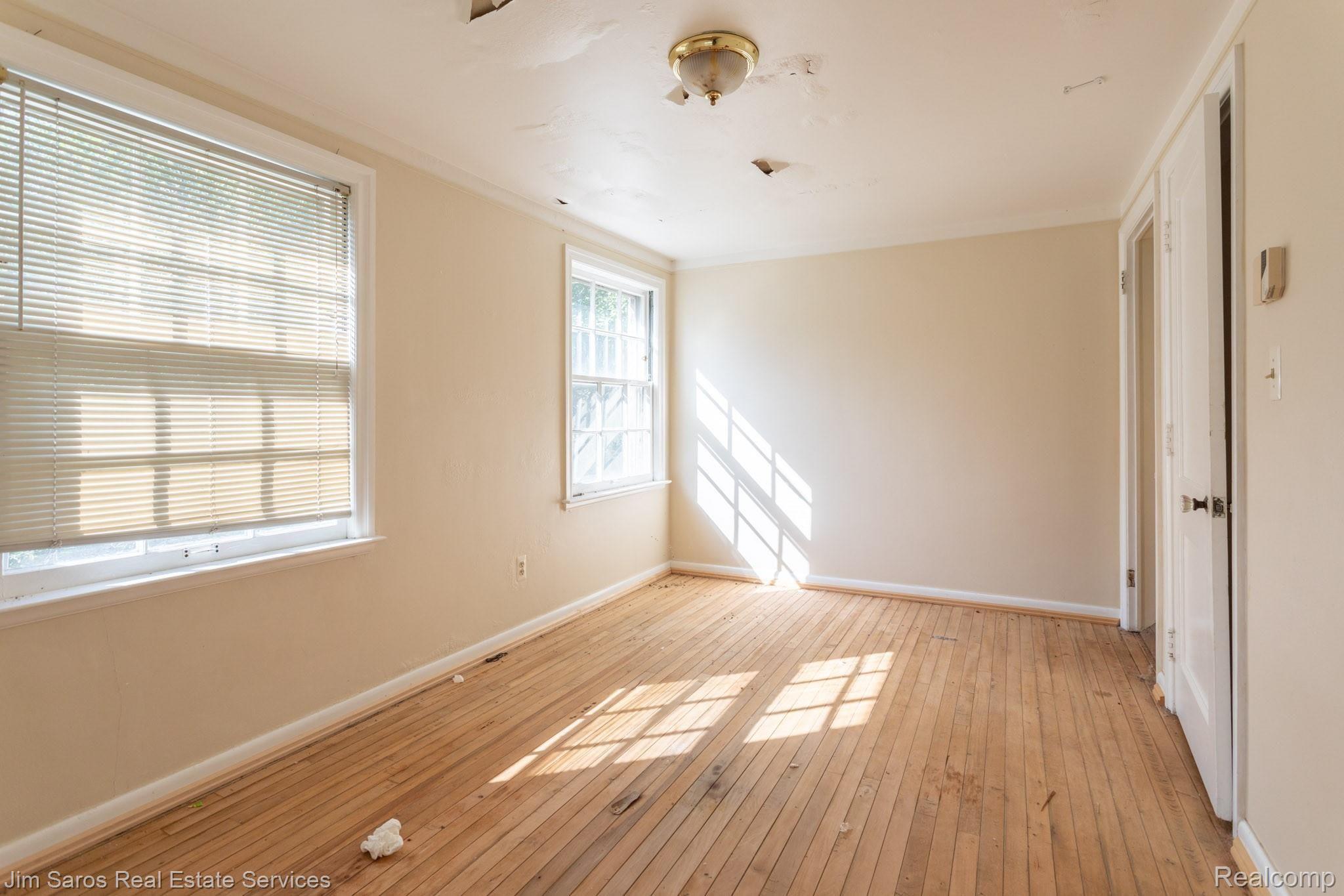 240-242 Alter Road Detroit, MI 48215 - Photo 8 of 15 16.jpg
