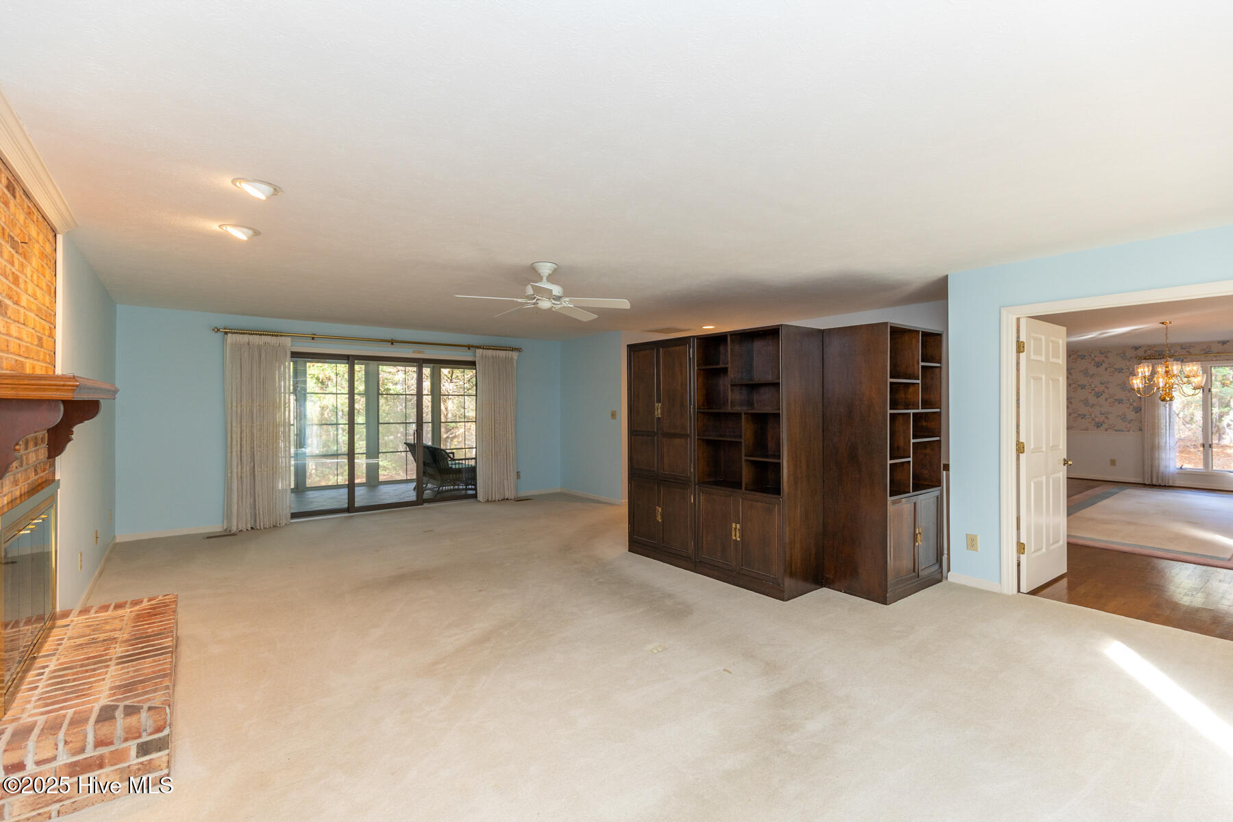 2 Parson Road Pinehurst, NC 28374 - Photo 5 of 37 living room2-2