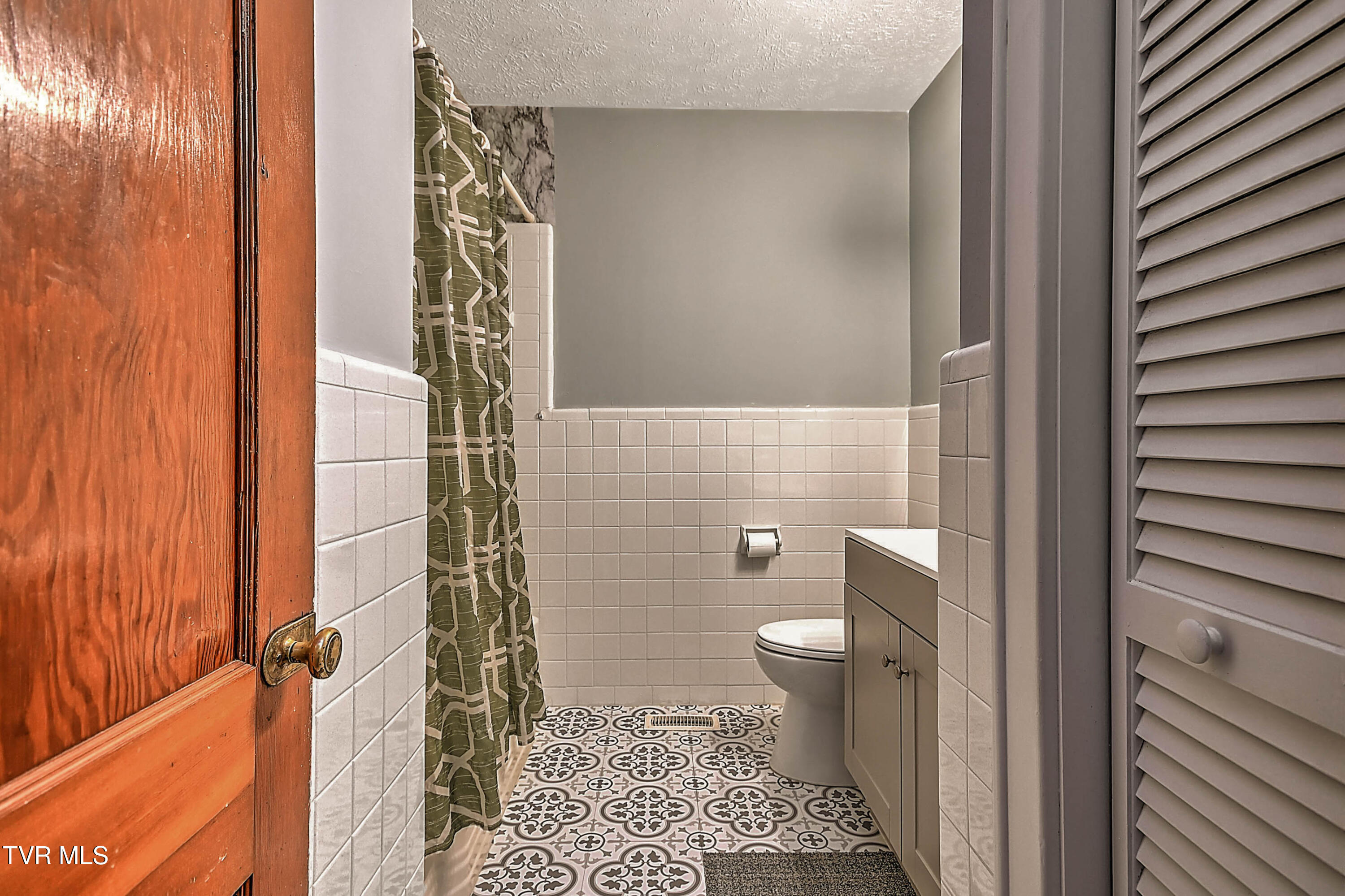 454 Douglas Street Bristol, VA 24201 - Photo 19 of 46 454 Douglas RE-22