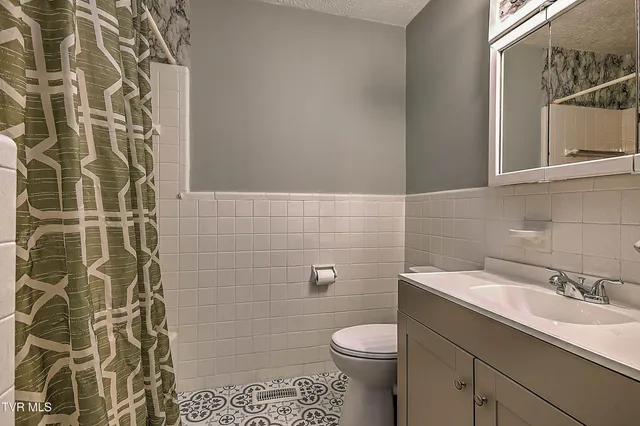 $229,000 | 454 Douglas Street, Bristol, VA 24201