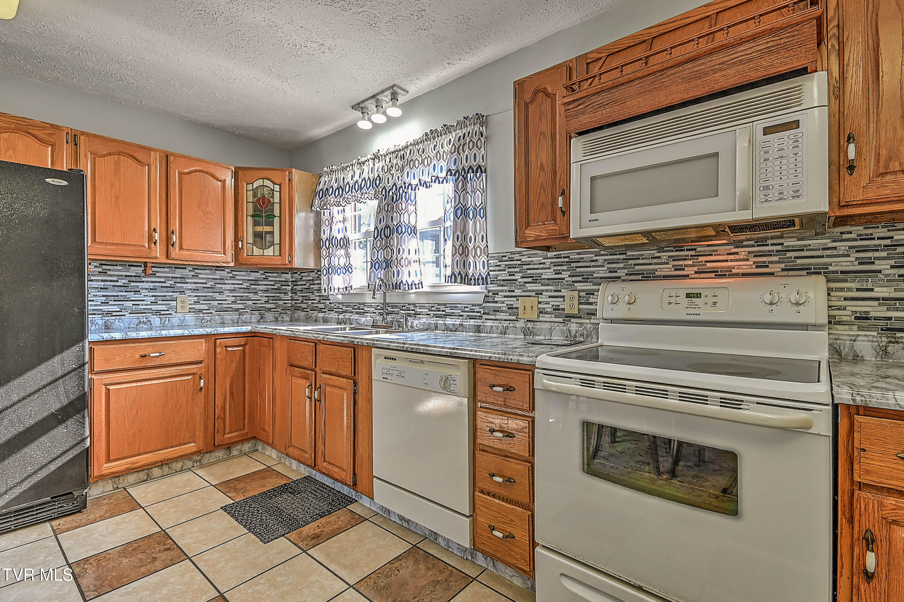 454 Douglas Street Bristol, VA 24201 - Photo 29 of 46 454 Douglas RE-32