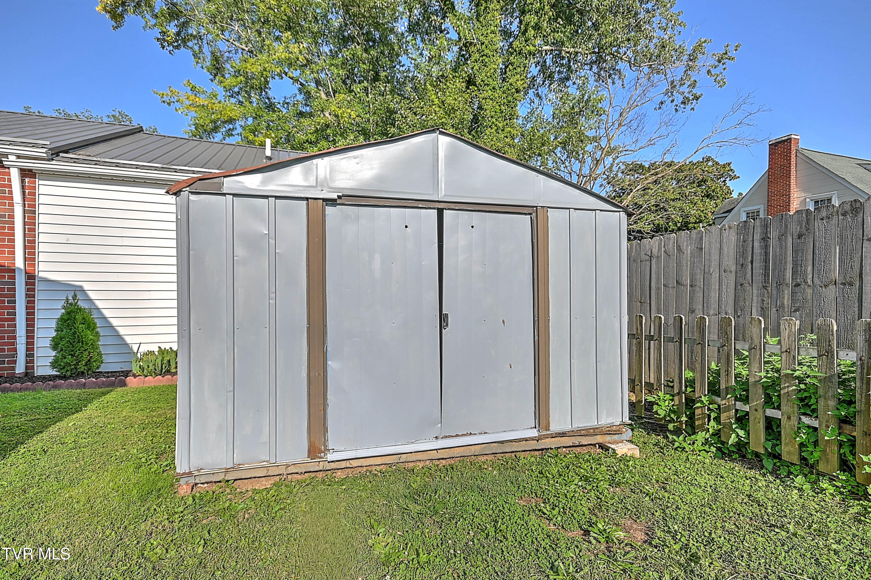 454 Douglas Street Bristol, VA 24201 - Photo 35 of 46 454 Douglas RE-38