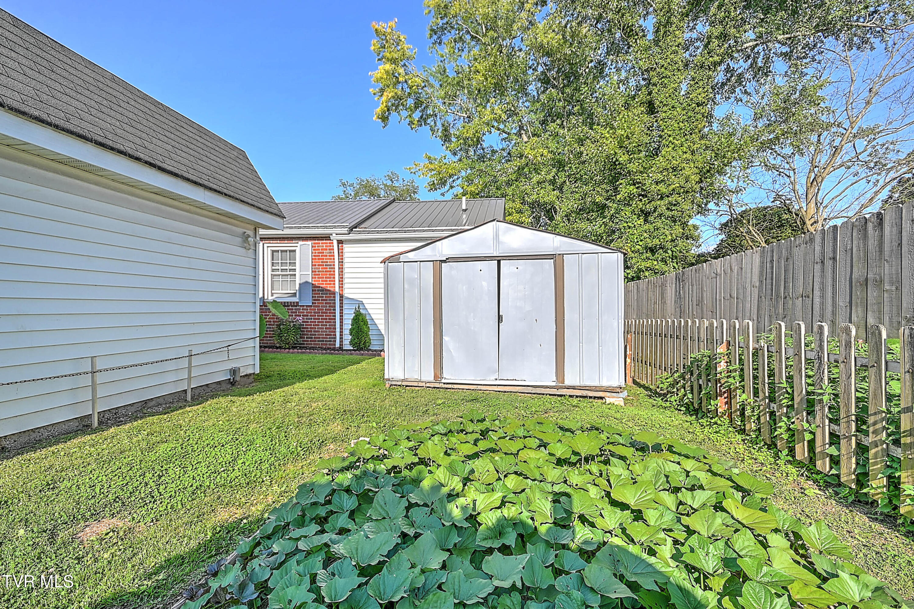 454 Douglas Street Bristol, VA 24201 - Photo 36 of 46 454 Douglas RE-39