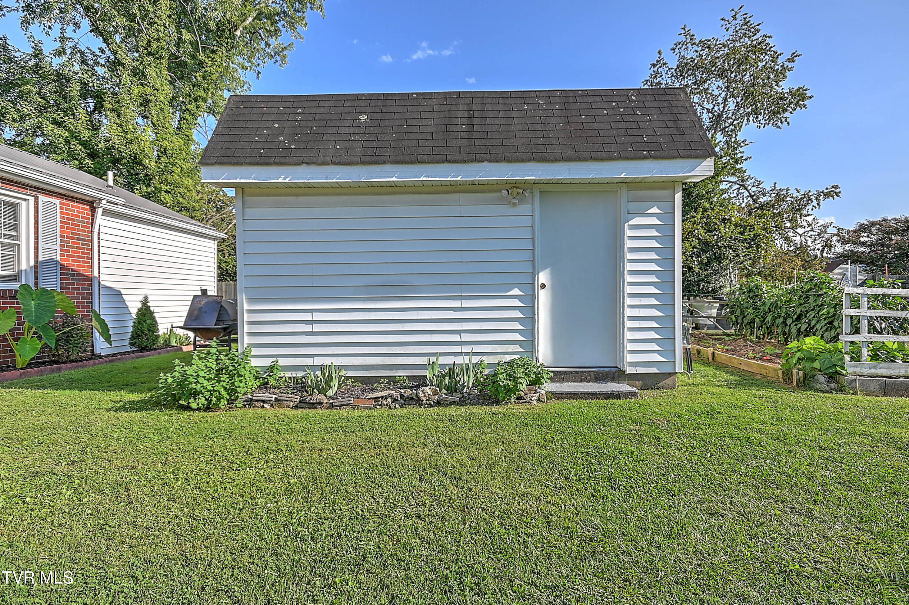 454 Douglas Street Bristol, VA 24201 - Photo 37 of 46 454 Douglas RE-40