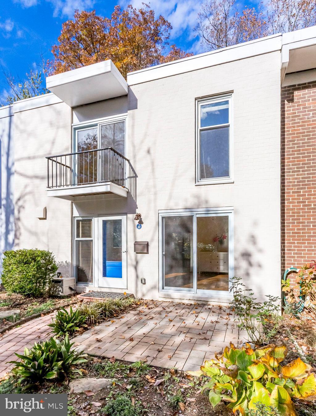 1662 Wainwright Drive Reston, VA 20190 - Photo 1 of 46 Front