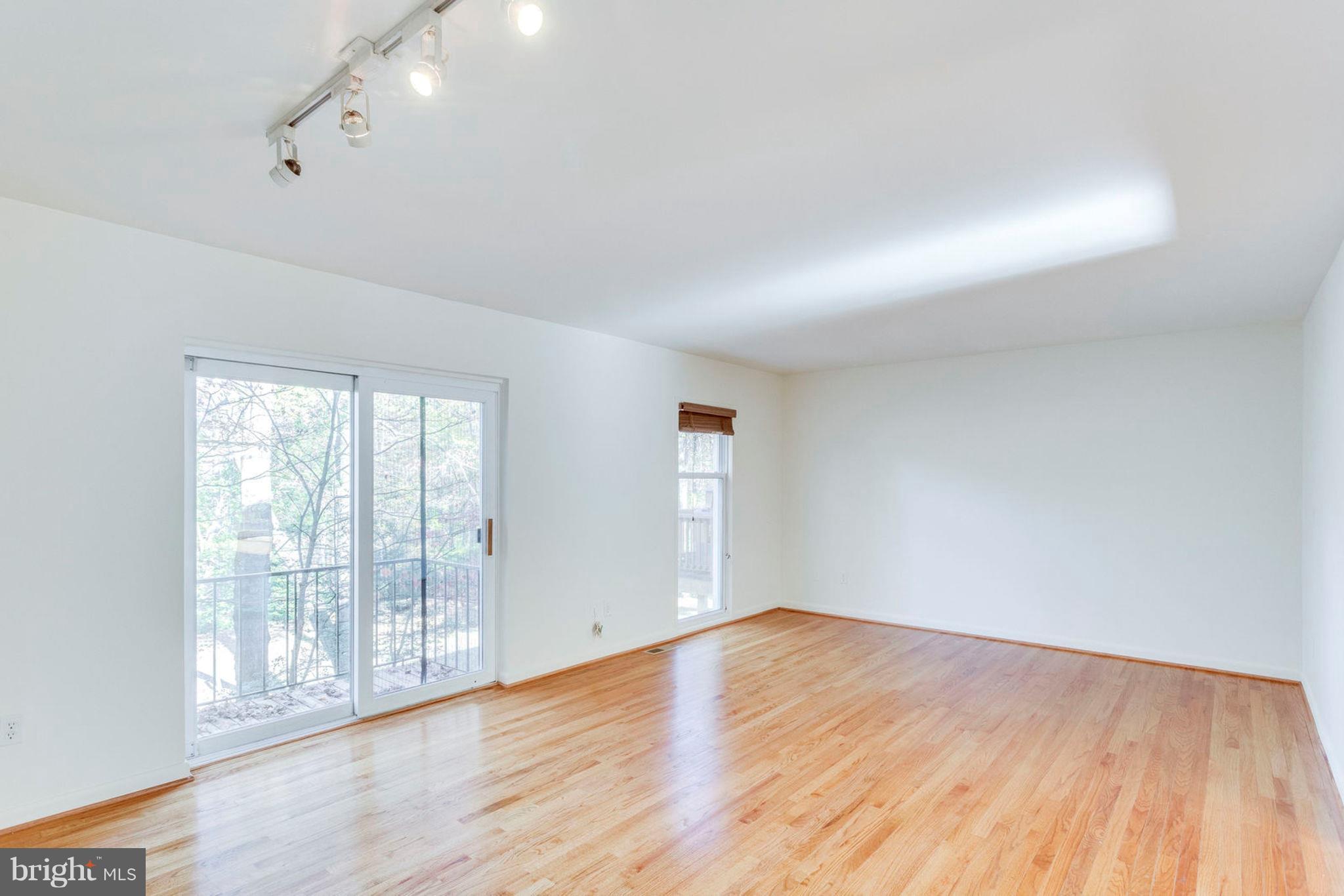 1662 Wainwright Drive Reston, VA 20190 - Photo 16 of 46 Living/Family Room View to the back