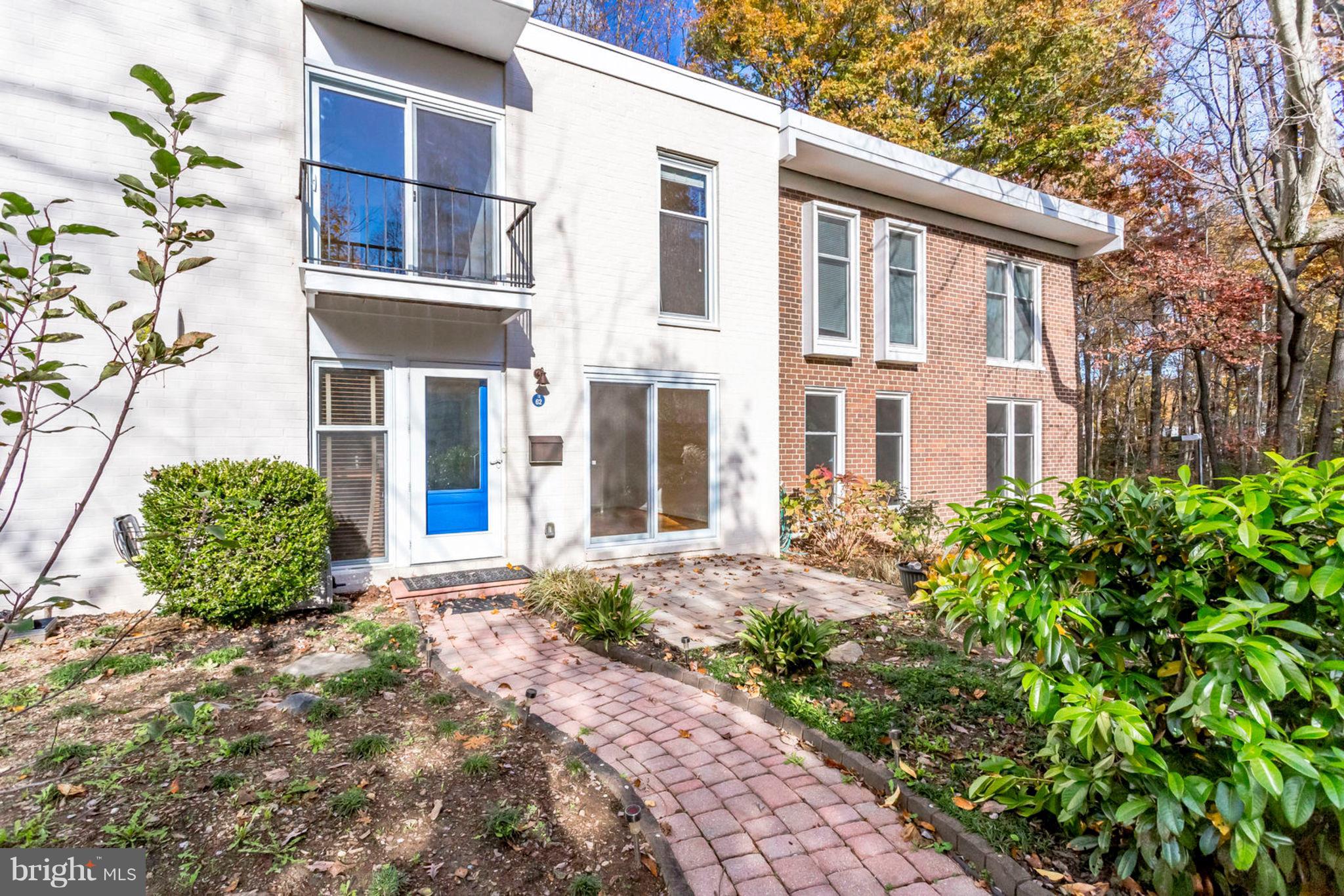1662 Wainwright Drive Reston, VA 20190 - Photo 3 of 46 Front