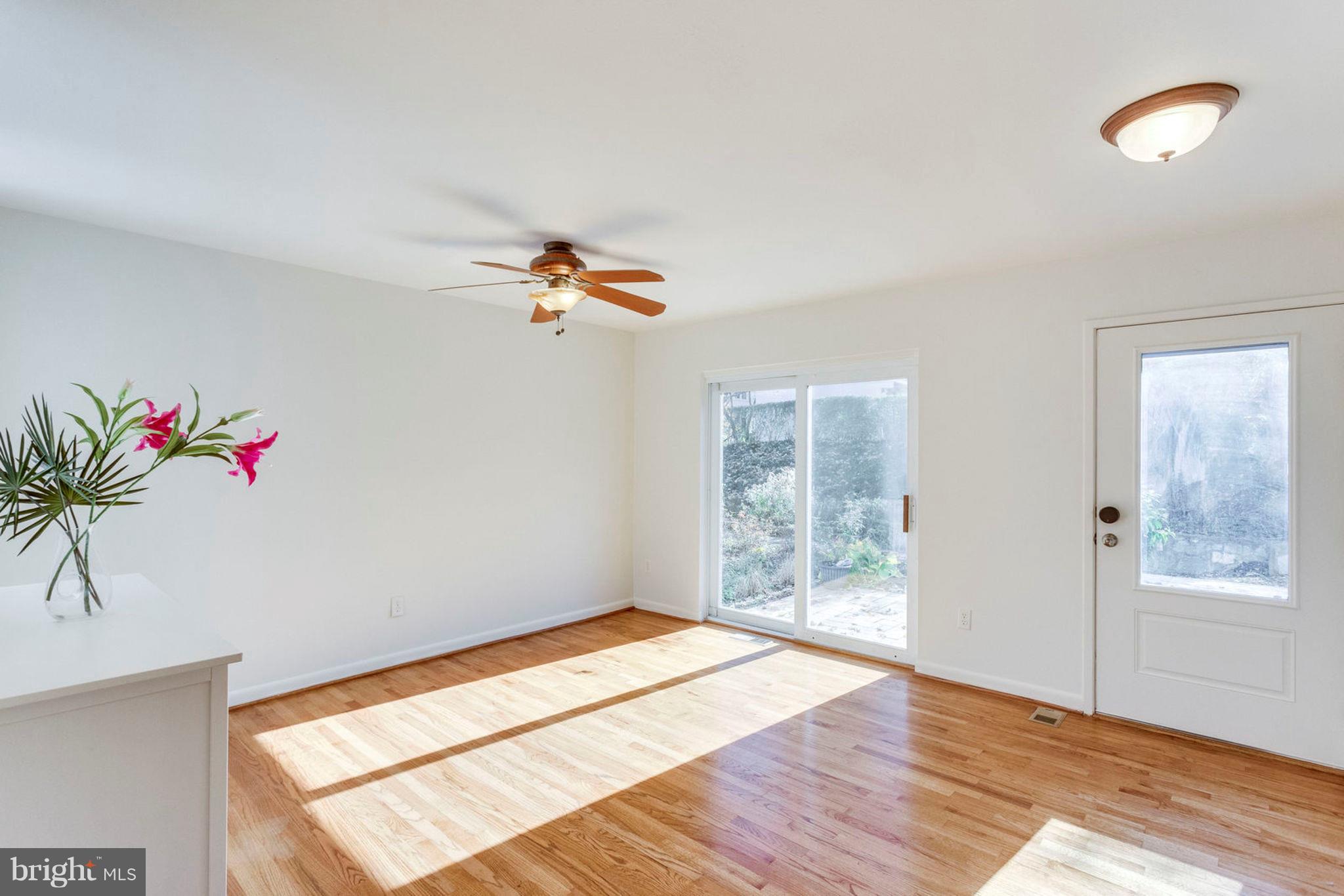 1662 Wainwright Drive Reston, VA 20190 - Photo 5 of 46 Dinning Room