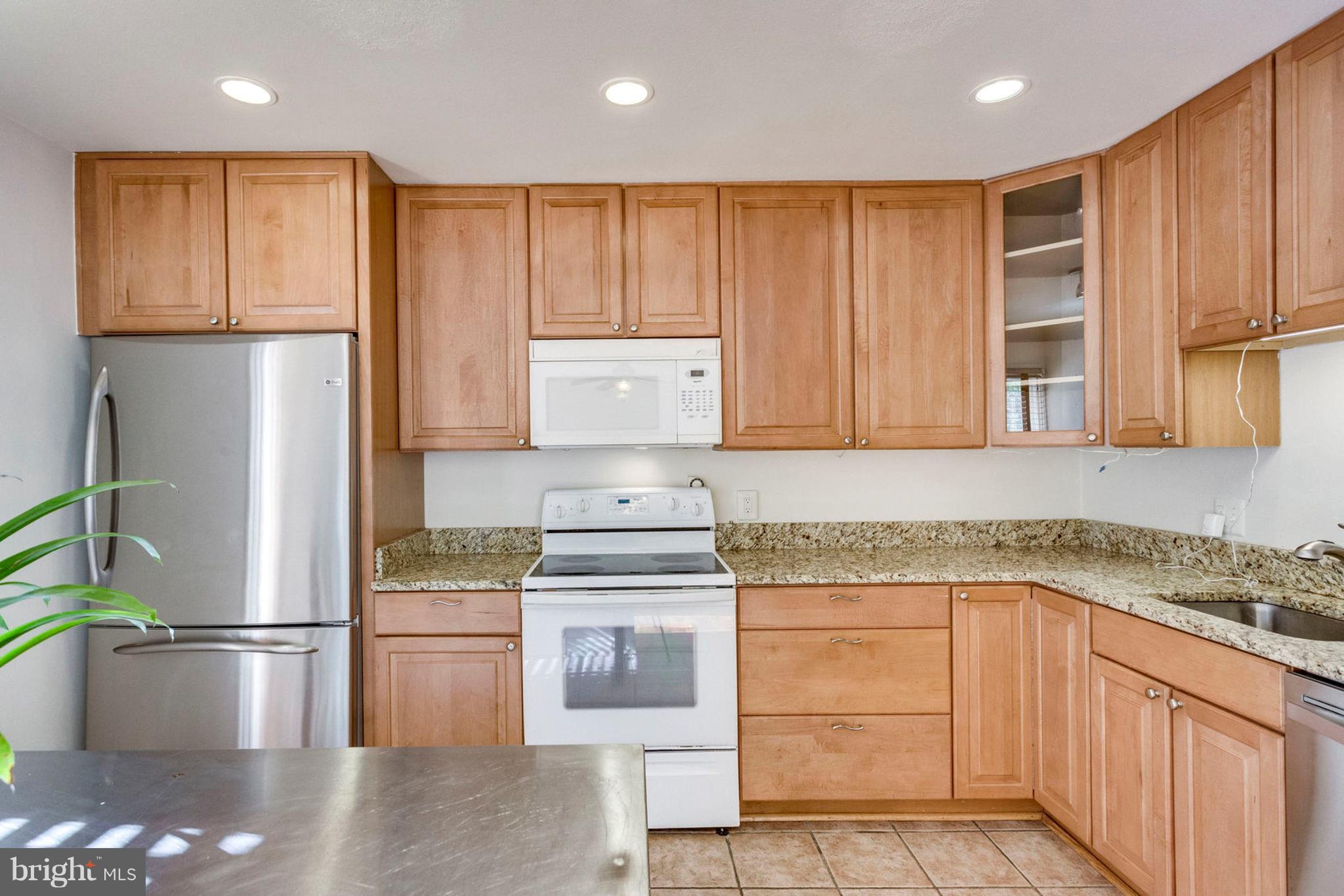 1662 Wainwright Drive Reston, VA 20190 - Photo 9 of 46 Kitchen