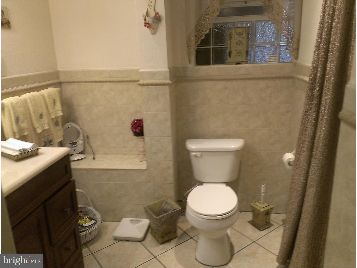 9809 Woodfern Road Philadelphia, PA 19115 - Photo 12 of 25