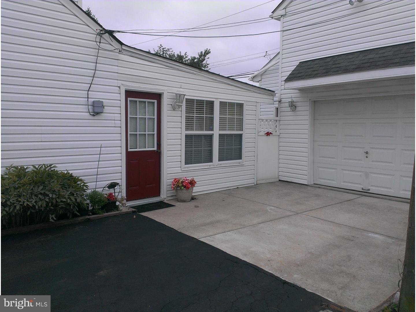 9809 Woodfern Road Philadelphia, PA 19115 - Photo 20 of 25