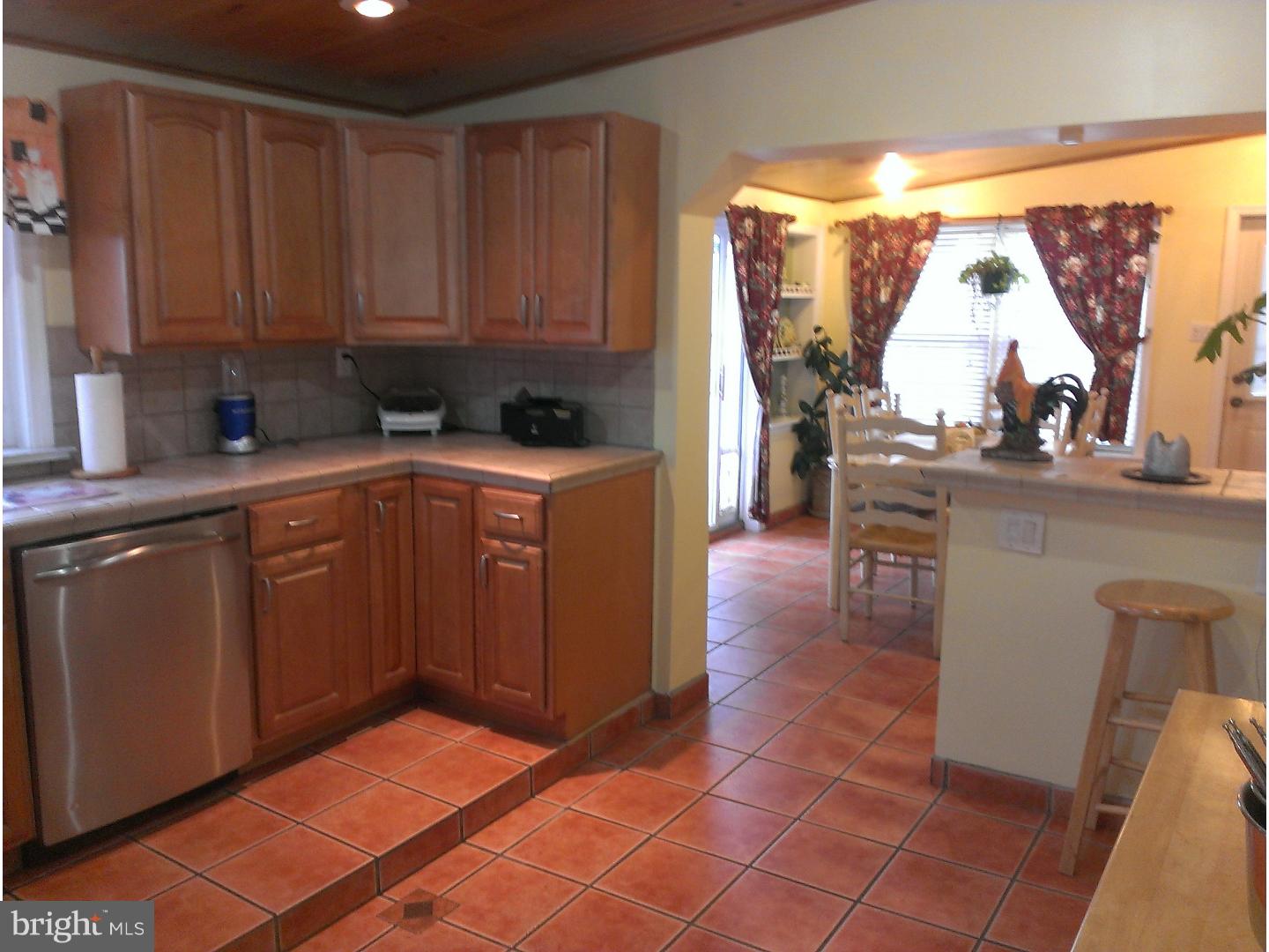 9809 Woodfern Road Philadelphia, PA 19115 - Photo 7 of 25