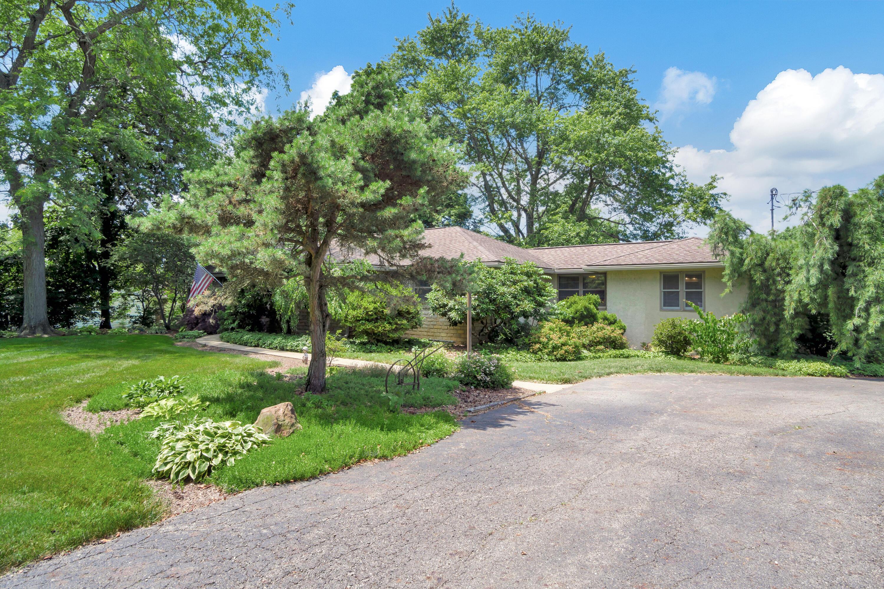 3939 Clotts Road Columbus, OH 43230 - Photo 5 of 50 Front 4