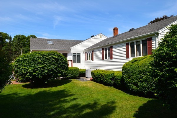 14 Manomet Road Woburn, MA 01801 - Photo 3 of 29