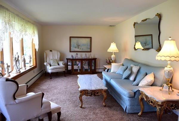 14 Manomet Road Woburn, MA 01801 - Photo 7 of 29