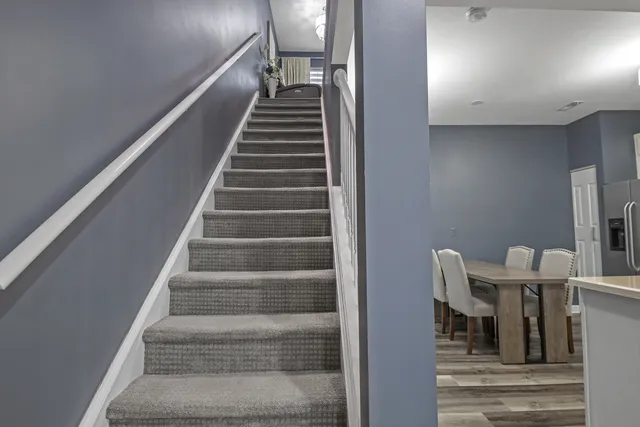 $258,000 | 2332 Flagstone Lane, Carpentersville, IL 60110