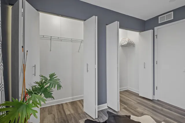 $258,000 | 2332 Flagstone Lane, Carpentersville, IL 60110