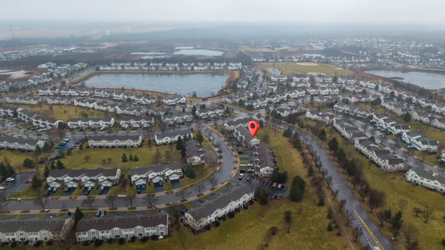 $258,000 | 2332 Flagstone Lane, Carpentersville, IL 60110