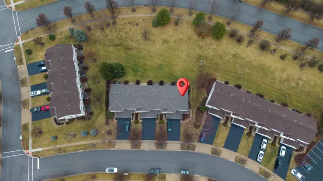 $258,000 | 2332 Flagstone Lane, Carpentersville, IL 60110