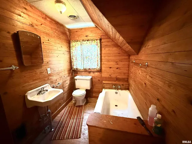 $85,900 | 401 South 7th Street, Herrin, IL 62948