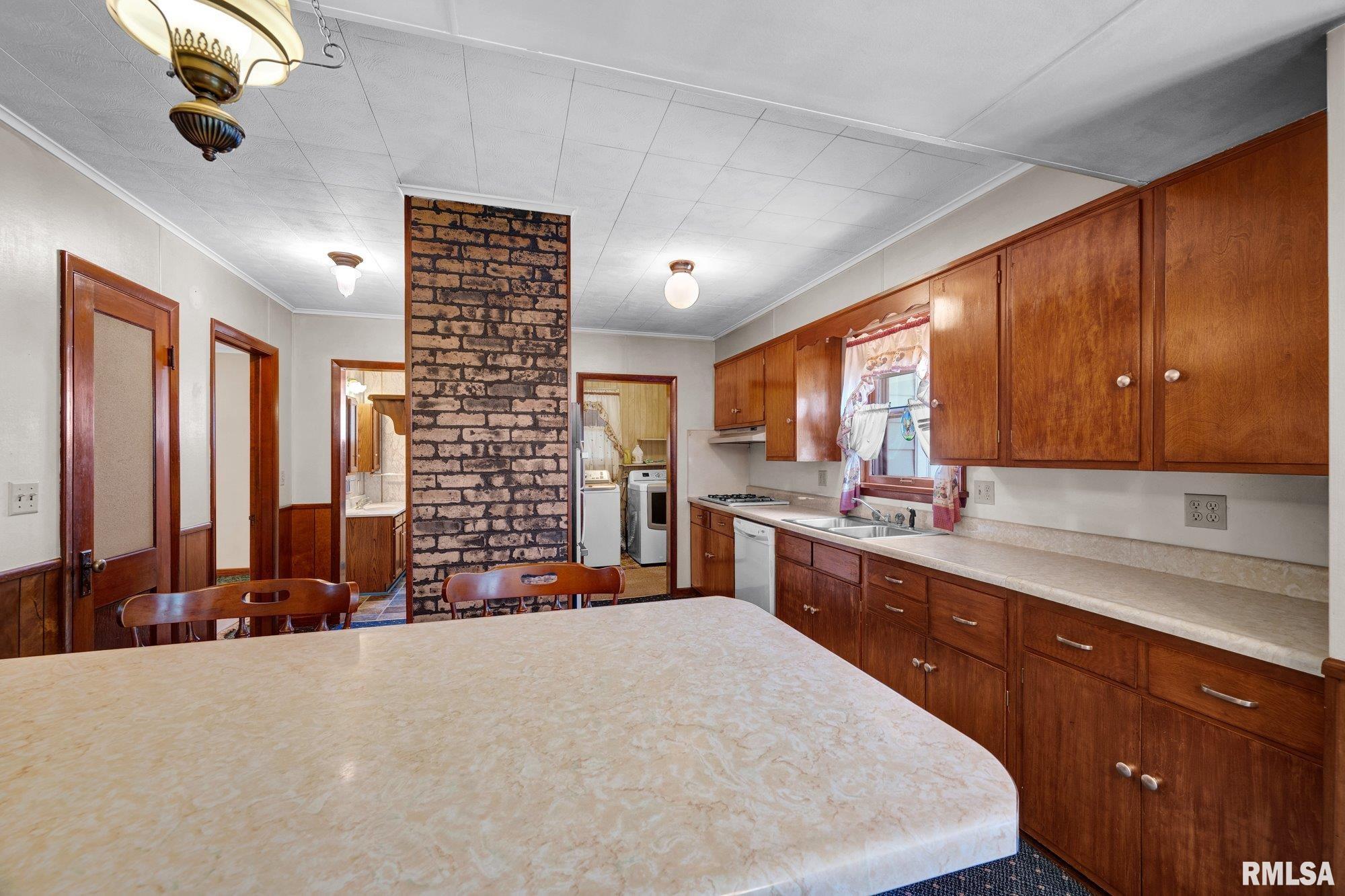 209 West Walnut Street La Rose, IL 61541 - Photo 11 of 44