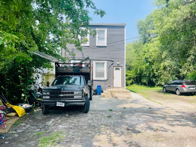 $195,000 | 9931 South Ewing Avenue, Chicago, IL 60617