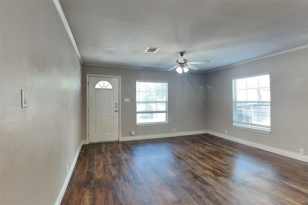 1416 Record Crossing Road Dallas, TX 75235 - Photo 12 of 15