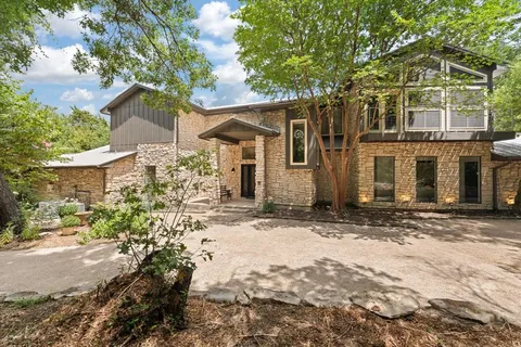 $869,900 | 613 Armadillo Court, Cedar Hill, TX 75104