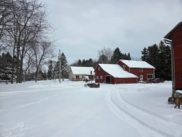 $770,000 | 4503 Carstens Lake Road, Newton, WI 54220