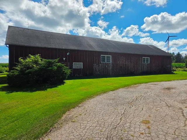 $770,000 | 4503 Carstens Lake Road, Newton, WI 54220