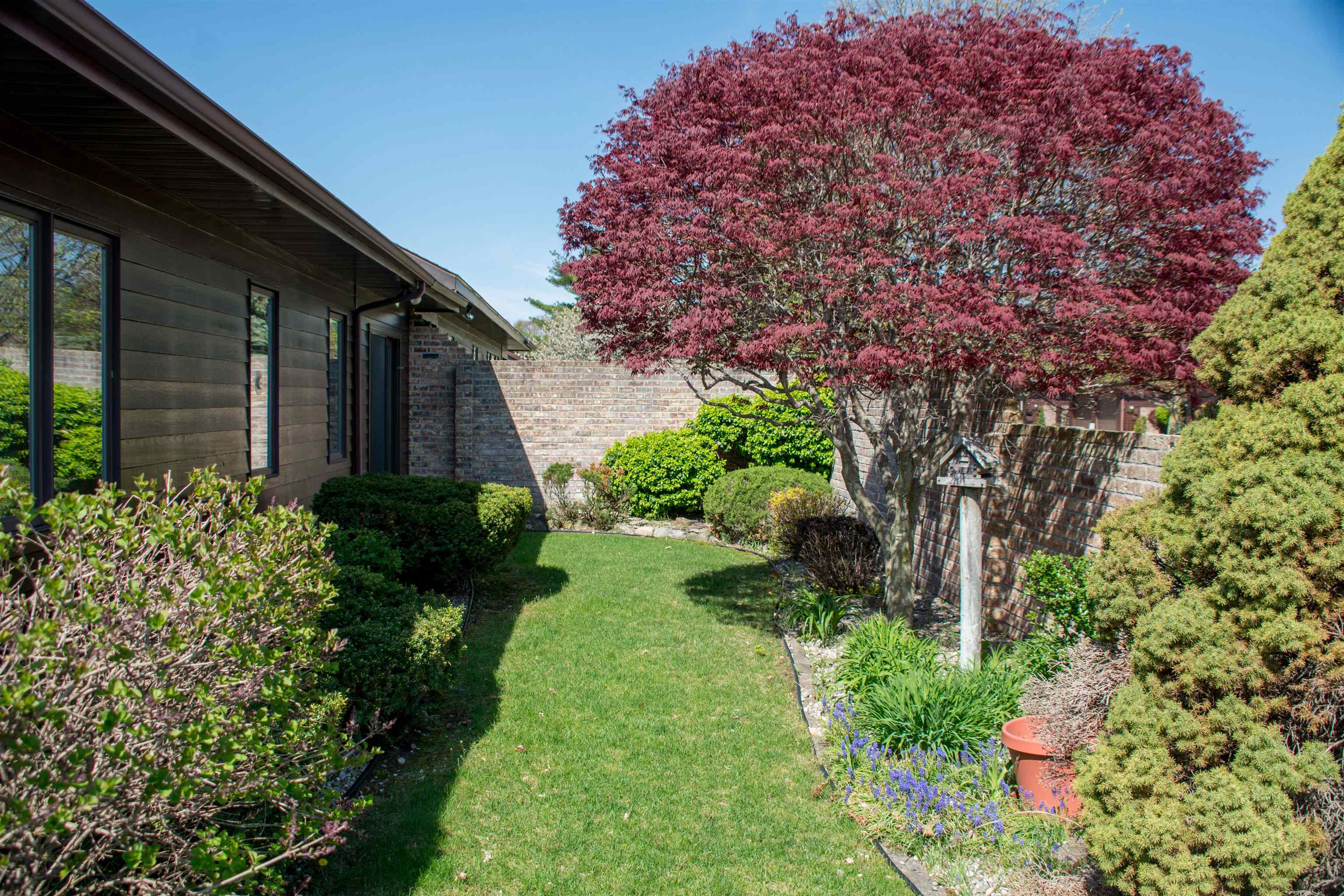 2203 East Hammond Road Traverse City, MI 49686 - Photo 31 of 39 1910876-30.JPG