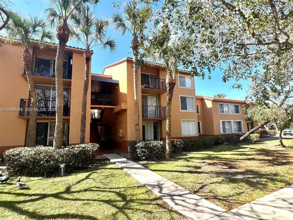 $1,750 | 10741 Cleary Boulevard, Unit 204, Plantation, FL 33324