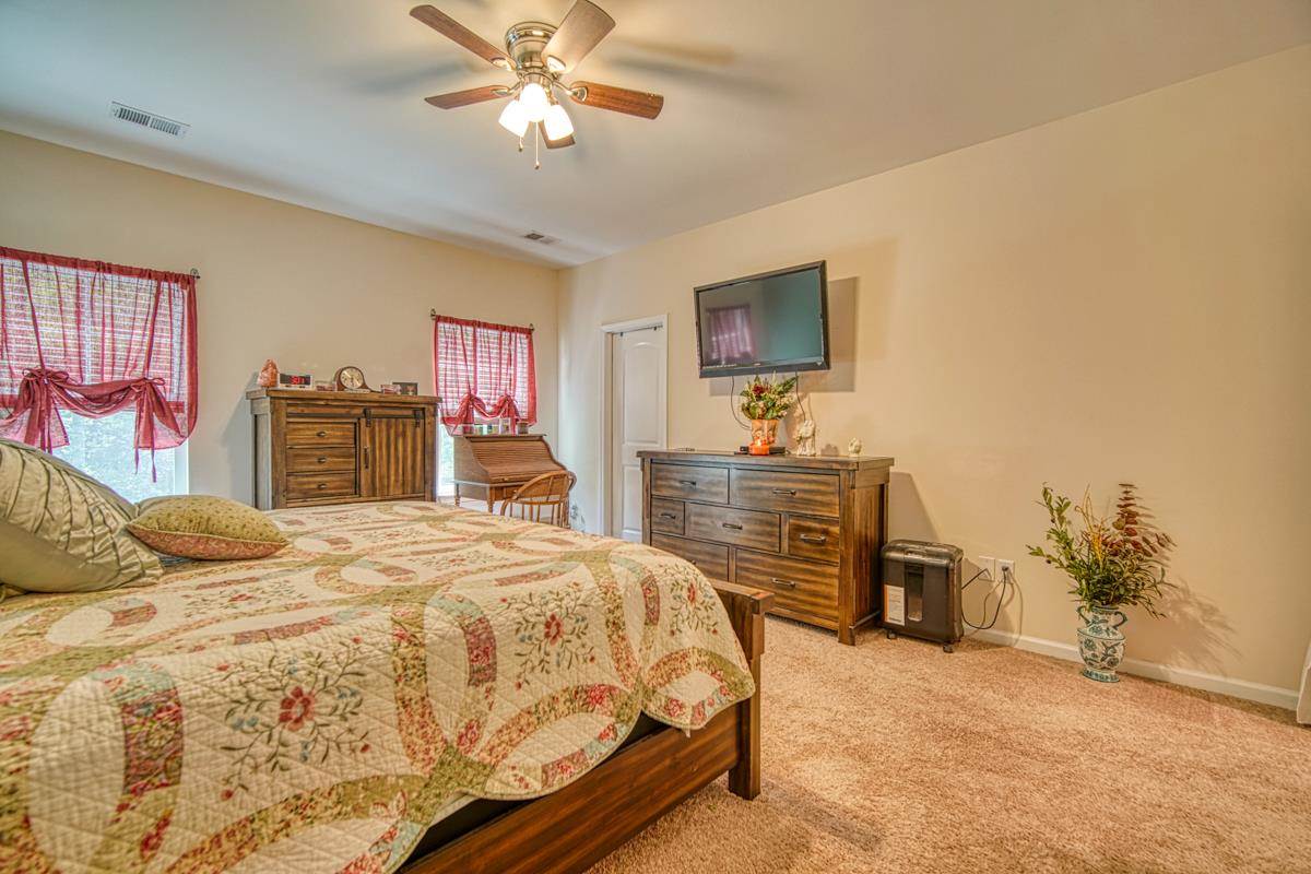 215 Castleton Circle Boiling Springs, SC 29316 - Photo 15 of 36