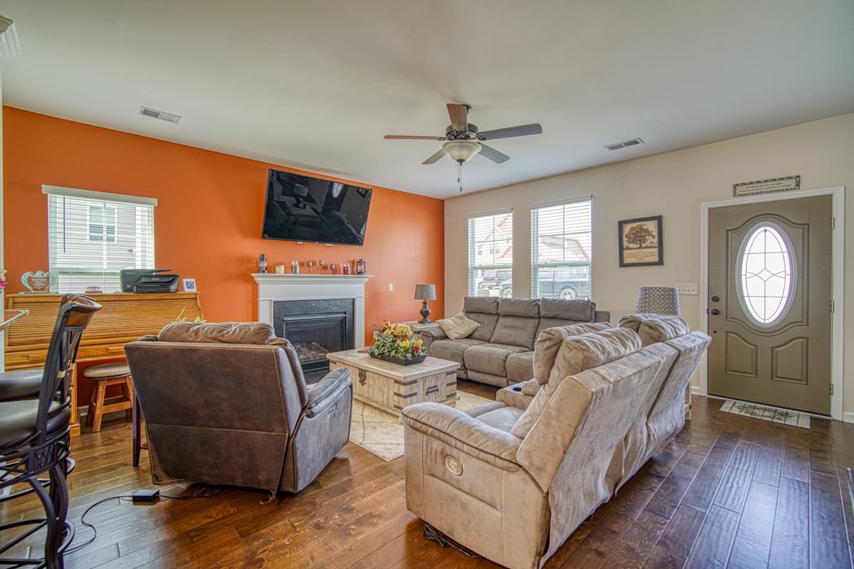 215 Castleton Circle Boiling Springs, SC 29316 - Photo 5 of 36