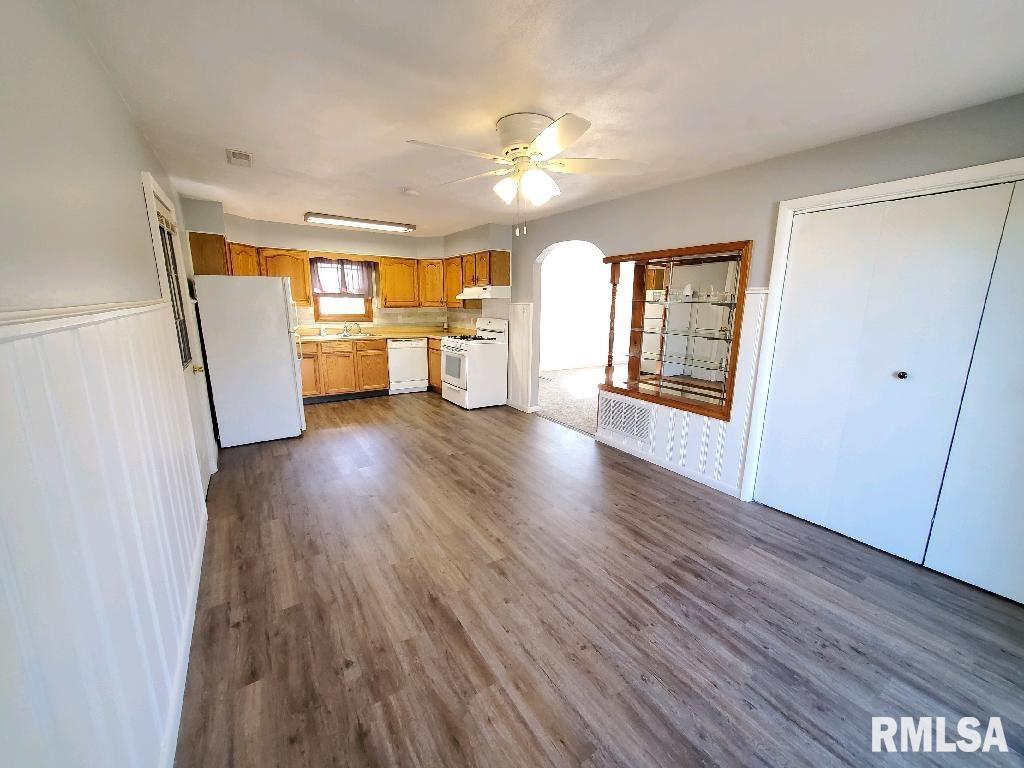 14108 Townline Road Pekin, IL 61554 - Photo 6 of 28