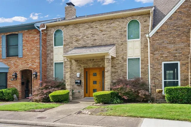 $3,500 | 6853 Anglebluff Circle, Dallas, TX 75248