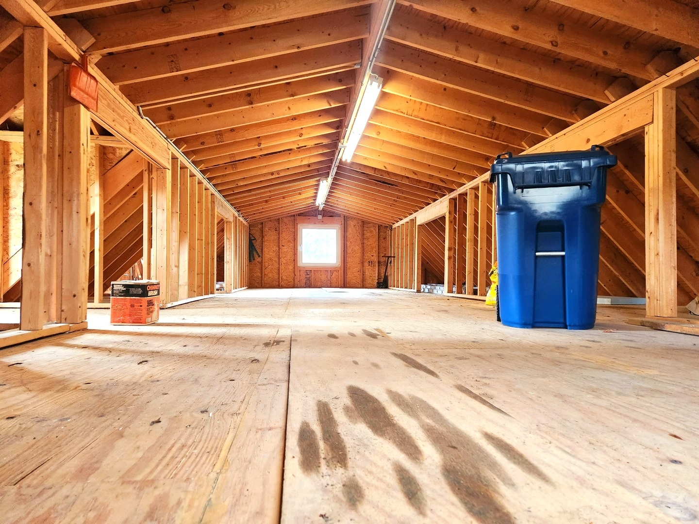 1095 South Prospect Avenue Elmhurst, IL 60126 - Photo 45 of 54 a view of a garage