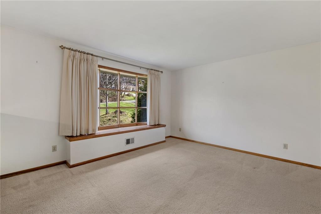1223 Silver Lane McKees Rocks, PA 15136 - Photo 6 of 50 Gallery Image 6