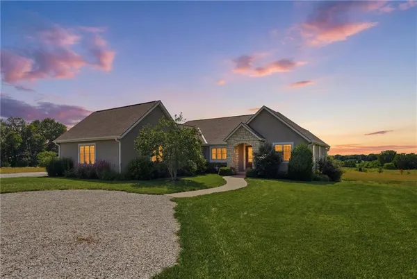 $695,000 | 21618 Rte 291, Harrisonville, MO 64701