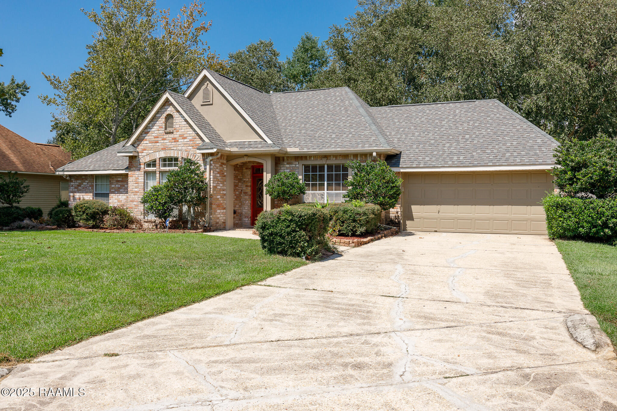 550 Buttonwillow Court Mandeville, LA 70448 - Photo 2 of 19 550ButtonwillowCourtMLS-42