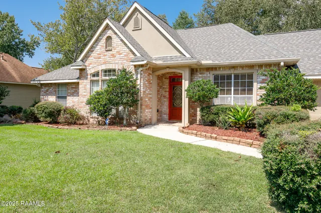 $370,000 | 550 Buttonwillow Court, Mandeville, LA 70448