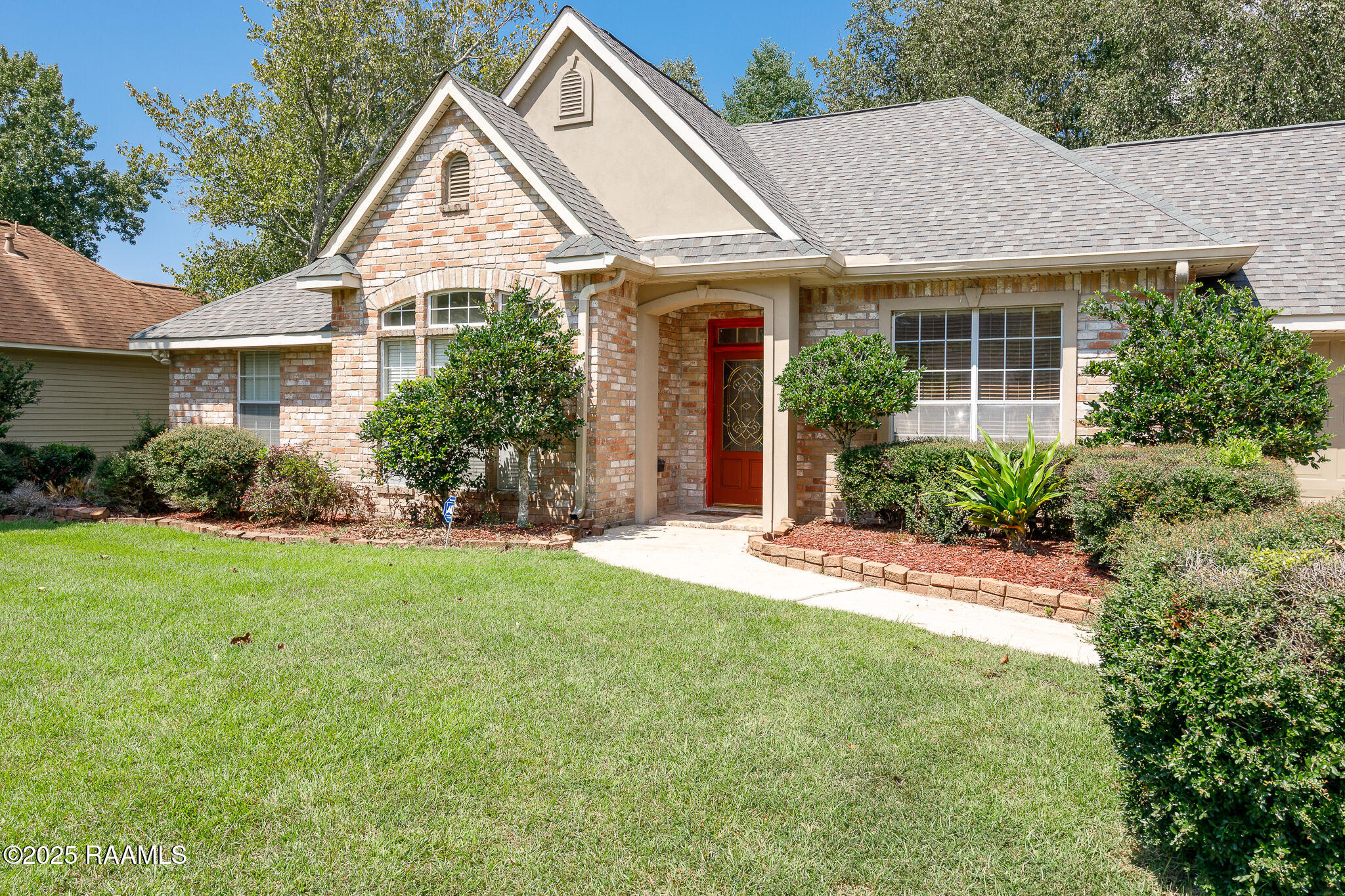 550 Buttonwillow Court Mandeville, LA 70448 - Photo 3 of 19 550ButtonwillowCourtMLS-35
