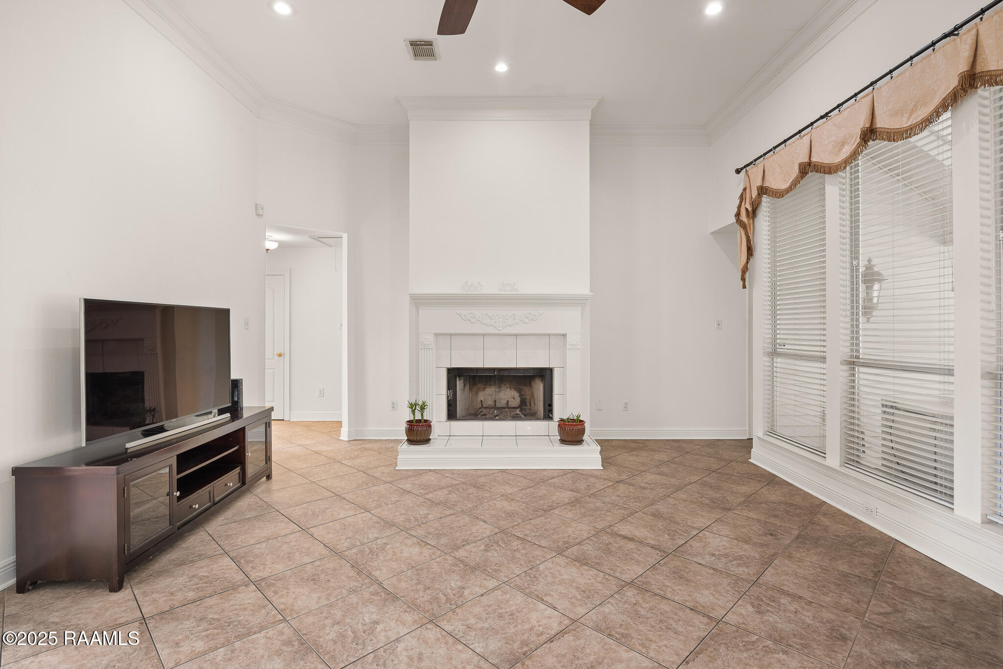 550 Buttonwillow Court Mandeville, LA 70448 - Photo 7 of 19 550ButtonwillowCourtMLS-3