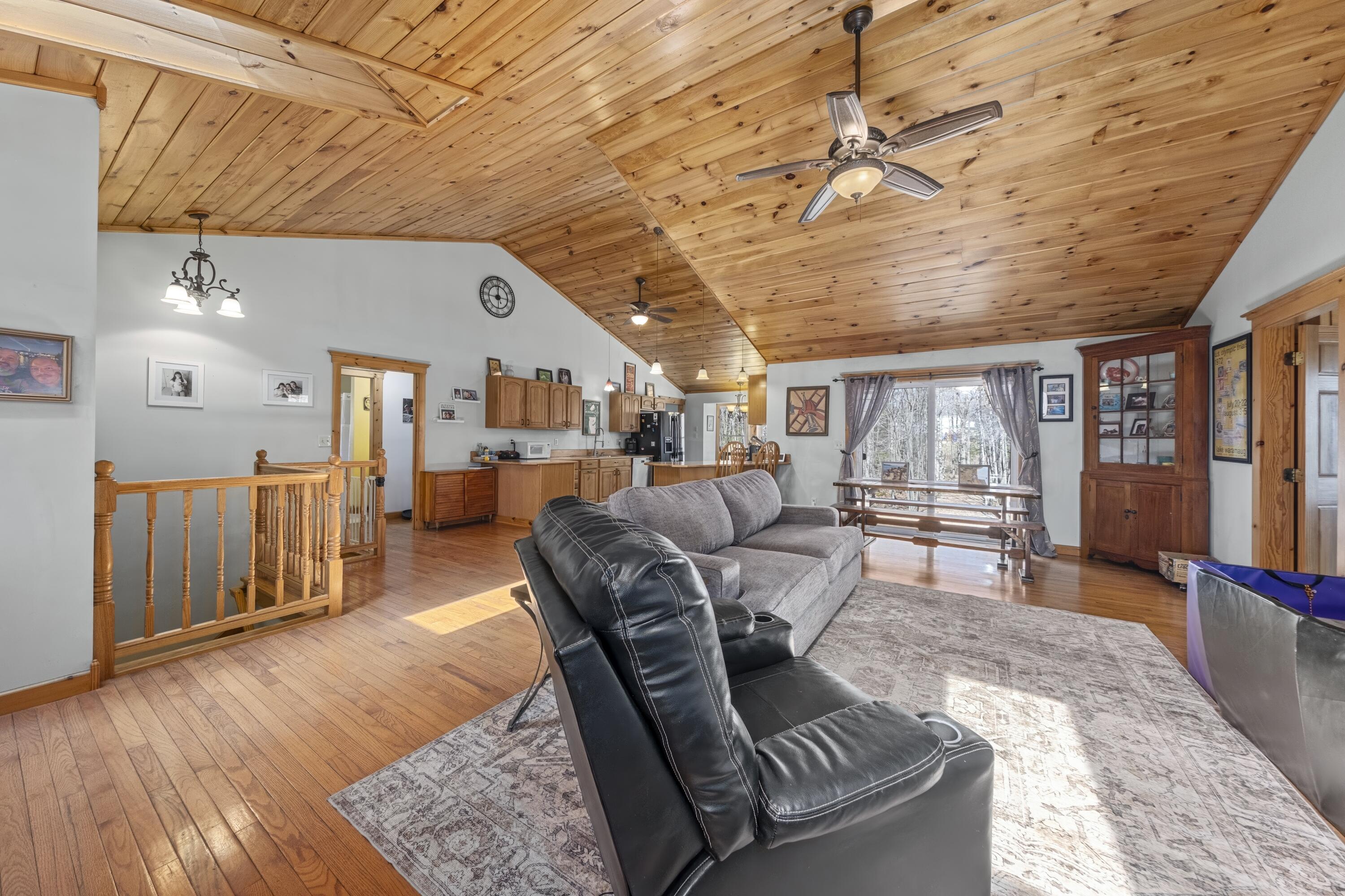 136 Waldoboro Road Washington, ME 04574 - Photo 18 of 58 Living area