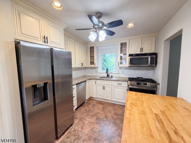78 Parkside Road Plainfield, NJ 07060 - Photo 2 of 18